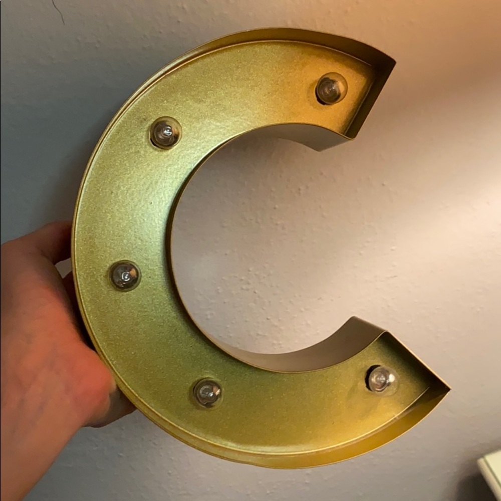 LIGHT UP C